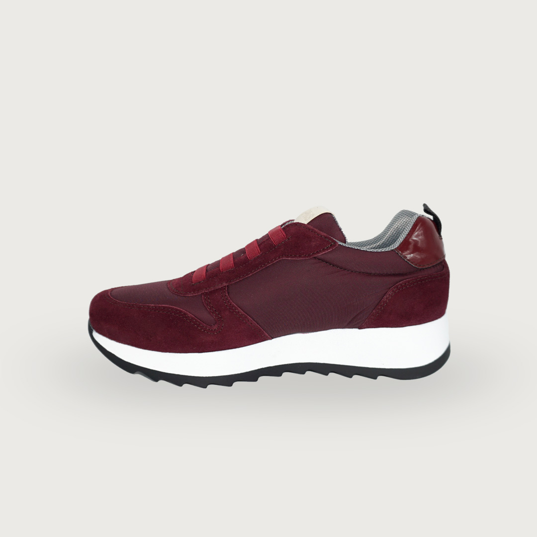 zapatillas burdeos con elásticos